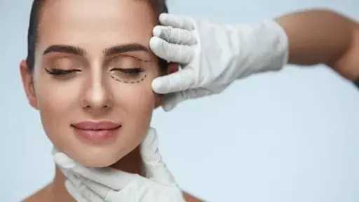 عمليات التجميل وتغييرات العمر.. كيف تتأثر الإقبال والإجراءات بعد الثلاثين؟