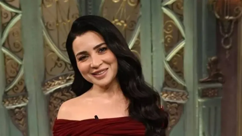 الفنانة مي عز الدين