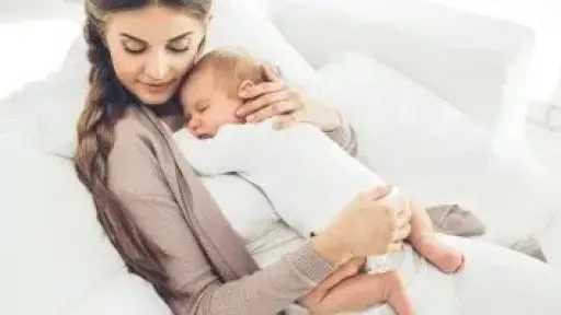 دراسة حديثة تكشف دورًا للرضاعة الطبيعية في تقليل أعراض ADHD لدى الأطفال