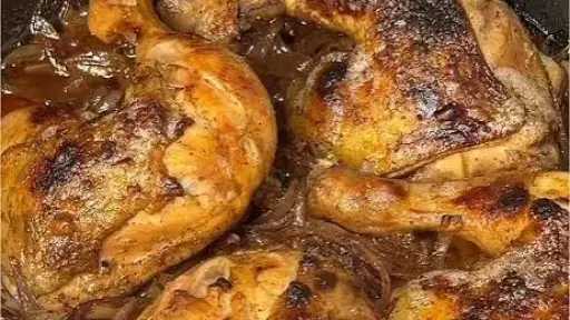 صينية الفراخ بالبصل.. طبق شهي يغني موائد الغداء صينية الفراخ بالبصل.. طبق شهي يغني موائد الغداء