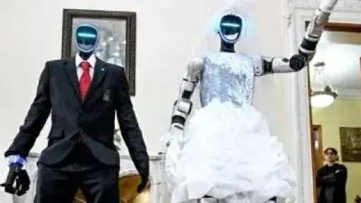 أول حفل زواج لروبوتات بشرية في موسكو يجذب الأنظار ويشعل السوشيال ميديا أول حفل زواج لروبوتات بشرية في موسكو يجذب الأنظار ويشعل السوشيال ميديا