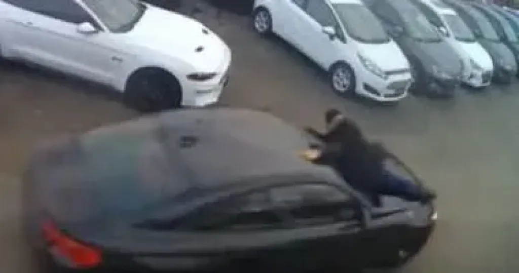 الحادث 