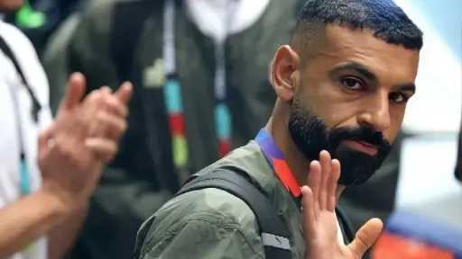 الموت يفجع محمد صلاح قائد منتخب مصر الموت يفجع محمد صلاح قائد منتخب مصر