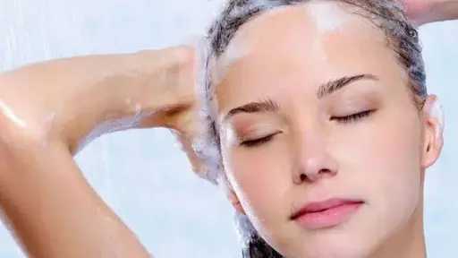 دار الإفتاء توضح حالات وجوب الاغتسال للمرأة
