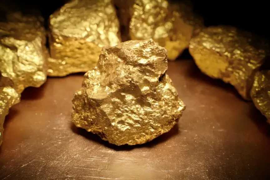الذهب يخترق حاجز الـ6 آلاف.. هل فاتك قطار الثراء أم أن الفرصة لا تزال قائمة؟