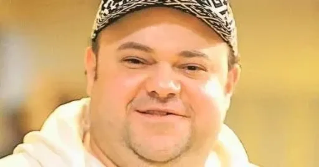 الفنان مدحت تيخا