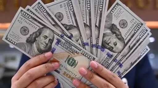 الدولار يختبئ في عطلة نهاية الأسبوع.. استقرار عند 51.4 جنيه يريح الأعصاب الدولار يختبئ في عطلة نهاية الأسبوع.. استقرار عند 51.4 جنيه يريح الأعصاب