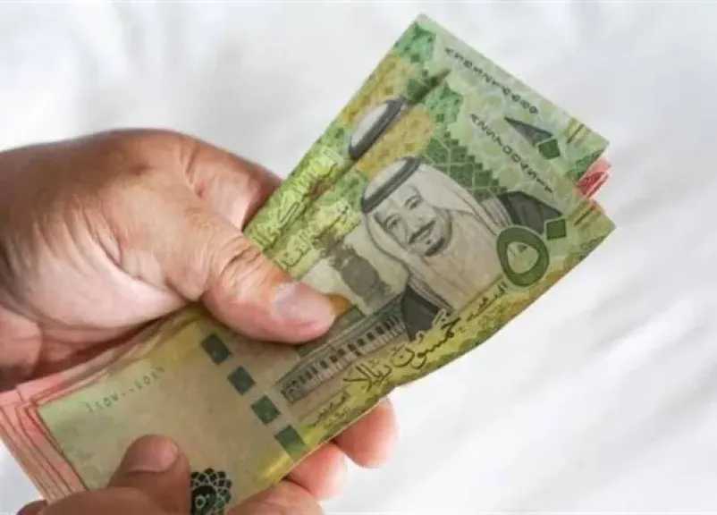 الريال السعودي ينام في عطلة نهاية الأسبوع.. استقرار عند 13.70 جنيه يريح الحجاج والمعتمرين