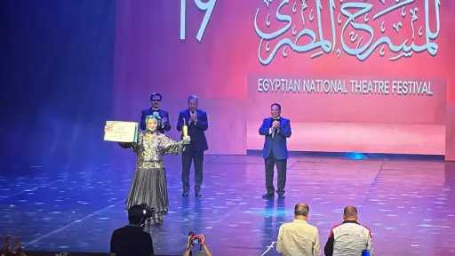 ”مفيش حد بيكرم حماته”.. شهيرة تطلق مفاجأة مدوية عن تكريمها بالمهرجان القومي للمسرح