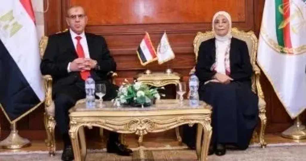 رئيسة هيئة النيابة الإدارية تستقبل رئيس محكمة النقض لتهنئتها بتولي منصبها الجديد