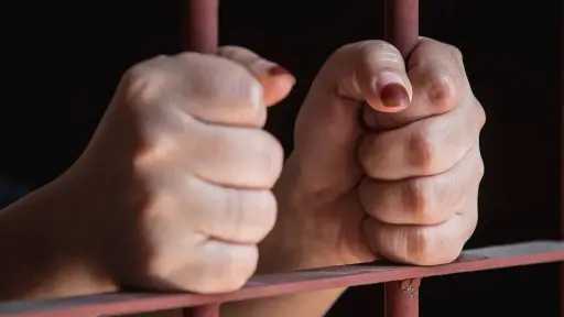 تجديد حبس صانعة محتوى متهمة بنشر محتوى مخل للأداب العامة في البساتين تجديد حبس صانعة محتوى متهمة بنشر محتوى مخل للأداب العامة في البساتين
