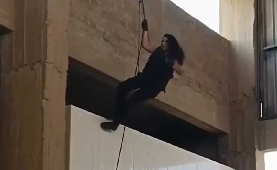 نسرين أمين تخاطر بحياتها في ”صقر وكناريا”: مشهد أكشن بدون دوبليرة رغم الحمل