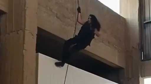 نسرين أمين تخاطر بحياتها في ”صقر وكناريا”: مشهد أكشن بدون دوبليرة رغم... نسرين أمين تخاطر بحياتها في ”صقر وكناريا”: مشهد أكشن بدون دوبليرة رغم الحمل