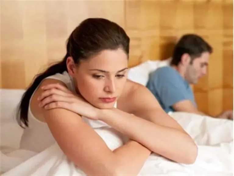 زوجي يطلب العلاقة الزوجية في أماكن لا أرتاح لها.. كيف أرفض دون أن أخسر زواجي؟