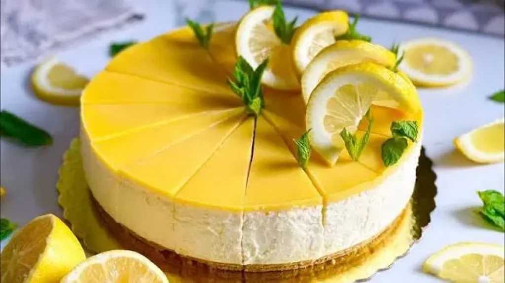 تشيز كيك الليمون البارد.. الحلوى المثالية للصيف بمذاق منعش وقوام كريمي