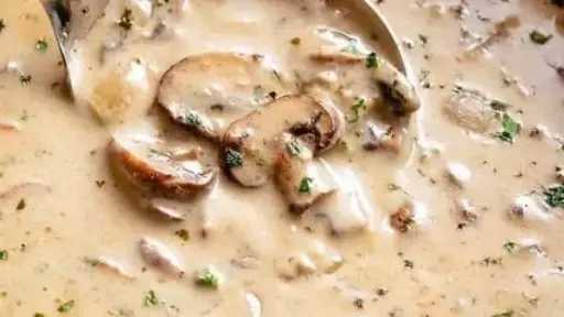 شوربة المشروم.. وصفة لذيذة وسريعة التحضير بخطوات بسيطة شوربة المشروم.. وصفة لذيذة وسريعة التحضير بخطوات بسيطة
