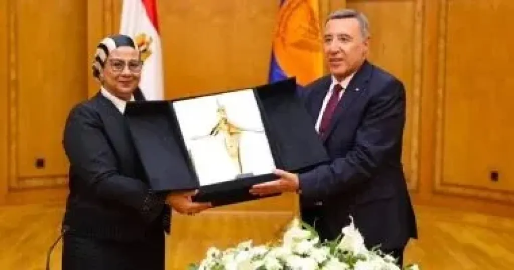 جانب من الحدث 