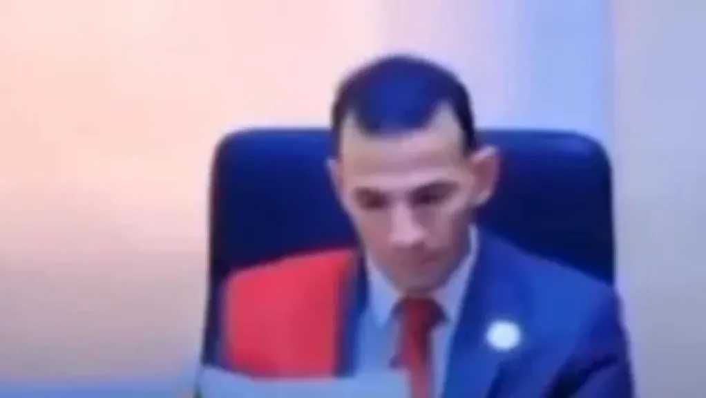 تتوالى المفاجآت.. وفاة متهم في قضية المستشار المزيف.. تفاصيل خاصة