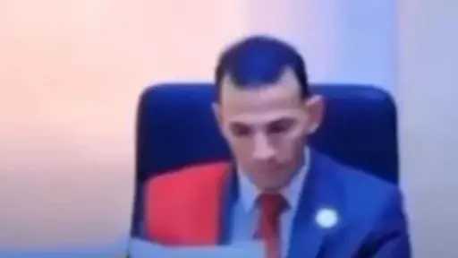 تتوالى المفاجآت.. وفاة متهم في قضية المستشار المزيف.. تفاصيل خاصة تتوالى المفاجآت.. وفاة متهم في قضية المستشار المزيف.. تفاصيل خاصة