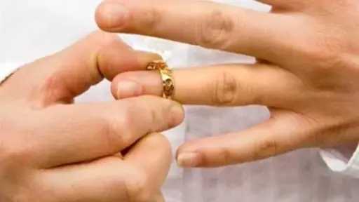 فسخ الخطوبة.. متى يكون القرار حقًا مشروعًا وما مصير الشبكة والهدايا؟