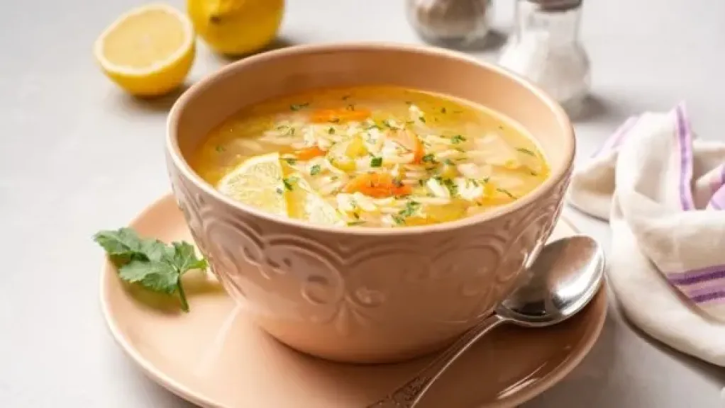 شوربة لسان العصفور بالخضار