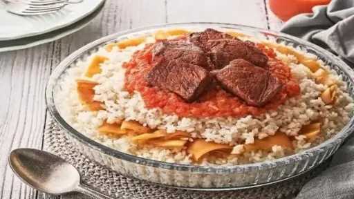 سر نجاح الفتة بالثوم: طبق شهي بمكونات بسيطة