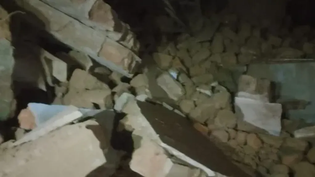 انهيار منزل 