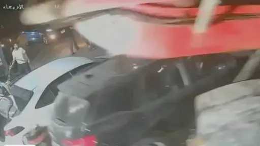 حادث التجمع: ونش خرسانة بدون فرامل يصطدم بالسيارات والمارة.. والأمن يباشر التحقيقات حادث التجمع: ونش خرسانة بدون فرامل يصطدم بالسيارات والمارة.. والأمن يباشر التحقيقات
