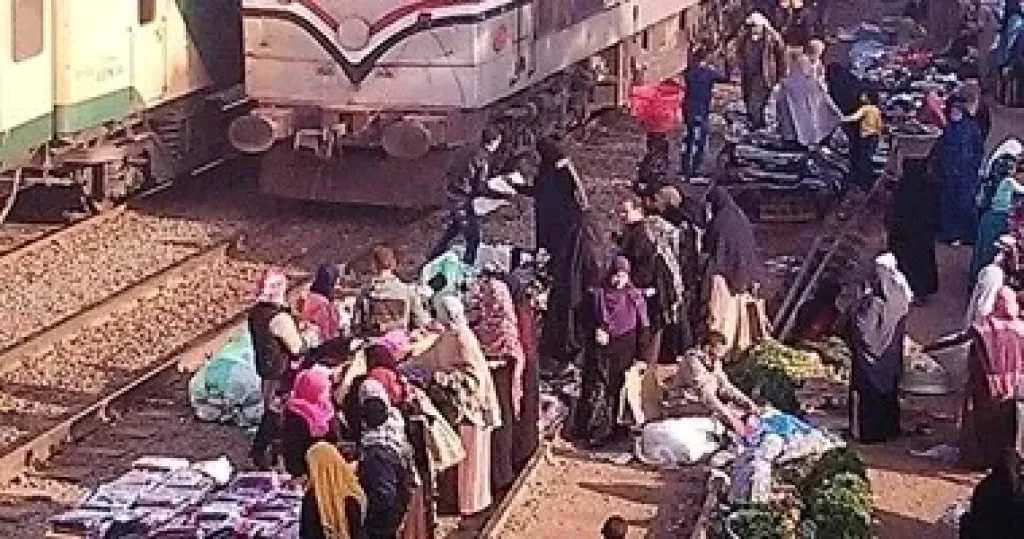 دمـ ـاء علي القضبان.. مصرع فتاة في العقد الثالث بحادث قطار في طنطا