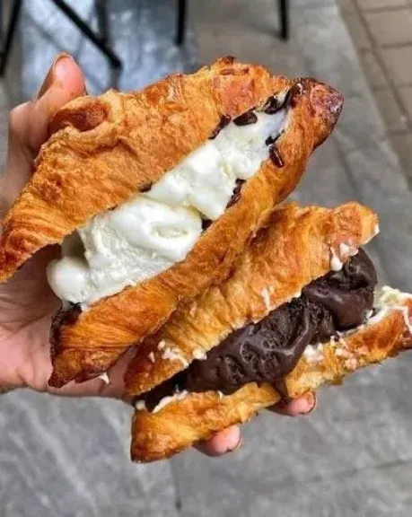 الكرواسون بالآيس كريم