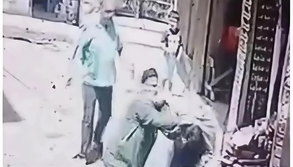 الاعتداء على زوجة ابنها