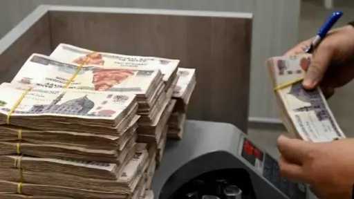 أيام قليلة تفصلك عن راتبك، 5.5 مليون موظف يترقبون صرف مرتبات أغسطس بالزيادة الجديدة