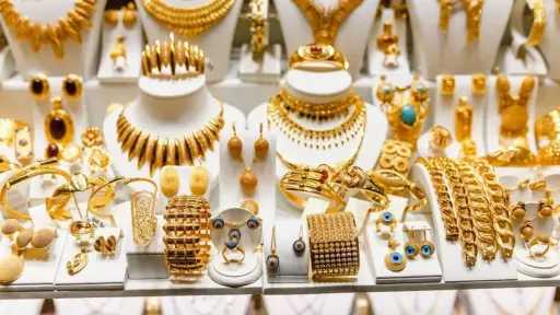سعر الذهب عيار 24 اليوم في مصر.. انخفاض 10 جنيهات وعيار 21... سعر الذهب عيار 24 اليوم في مصر.. انخفاض 10 جنيهات وعيار 21 يسجل 6220 جنيهاً