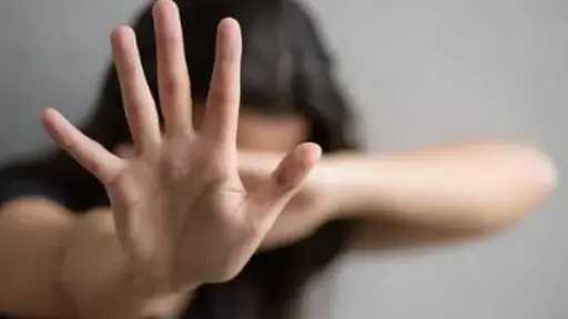 الأجهزة الأمنية تحقق في بلاغ إعلامية تتهم فرد أمن بالتحرش بابنتها في... الأجهزة الأمنية تحقق في بلاغ إعلامية تتهم فرد أمن بالتحرش بابنتها في كمبوند بالشيخ زايد