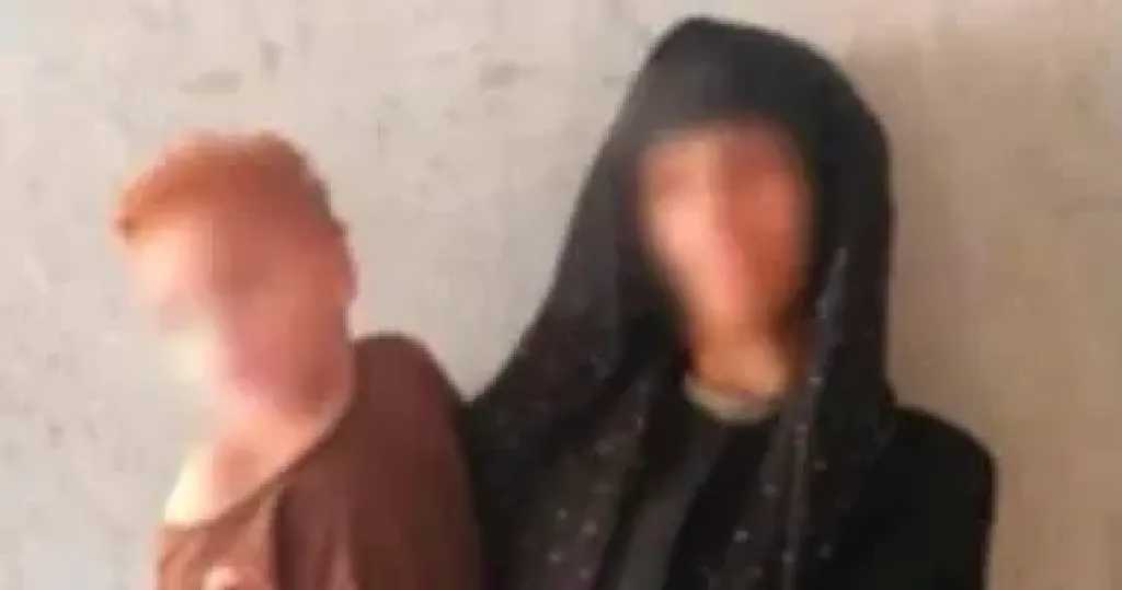 الداخلية تضبط سيدة بالجيزة لاستغلال نجلها في التسول والتعدي عليه بالضرب