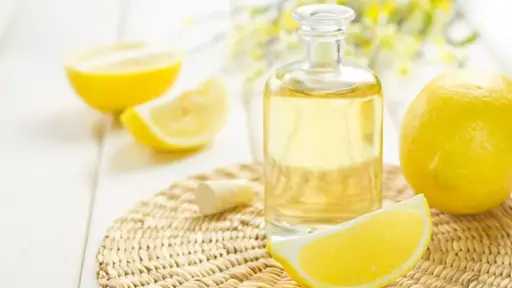 أضرار وفوائد زيت الليمون العطري.. ما الذي يحدث عند استخدامه بطريقة خاطئة؟ أضرار وفوائد زيت الليمون العطري.. ما الذي يحدث عند استخدامه بطريقة خاطئة؟