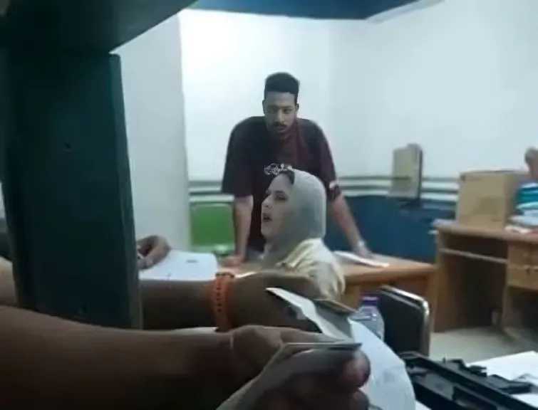 إيقاف موظفة بالتأمينات عن العمل بعد فيديو التعدي على مواطن.. والهيئة تشكل لجنة تحقيق