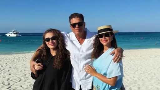 يارا السكري تشارك جمهورها لحظات عائلية في الساحل الشمالي.. وأحدث أعمالها الفنية