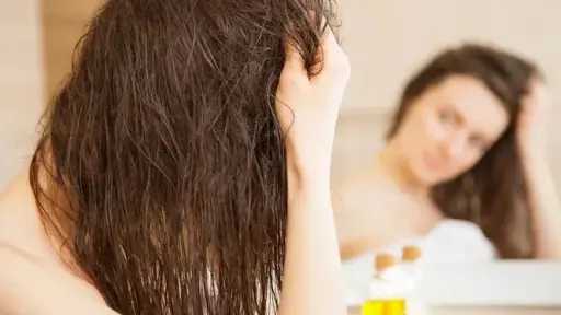 حلول طبيعية لعلاج جفاف الشعر باستخدام مكونات منزلية
