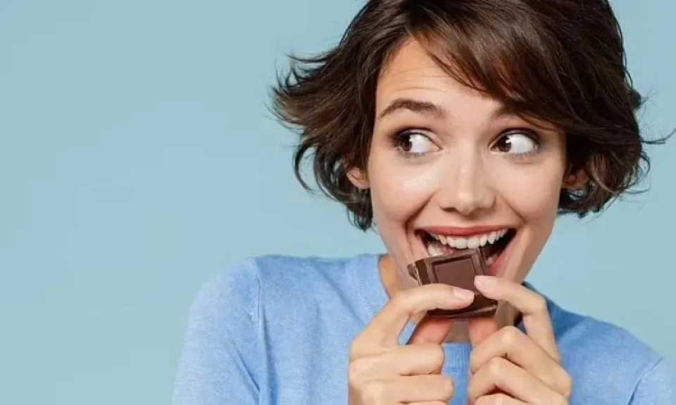 حساسية الشوكولاتة وأعراضها.. كيف تعرف هل الكاكاو أم الحليب والمكسرات السبب؟