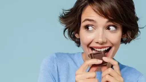 حساسية الشوكولاتة وأعراضها.. كيف تعرف هل الكاكاو أم الحليب والمكسرات السبب؟