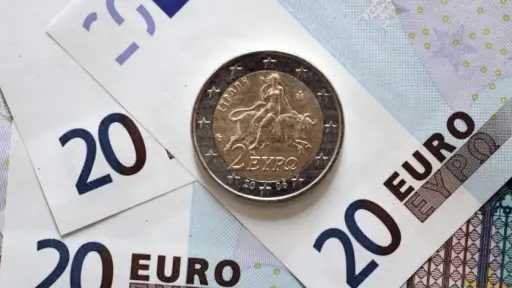 سعر اليورو اليوم في البنوك المصرية: أفضل سعر لشراء العملة في بنك... سعر اليورو اليوم في البنوك المصرية: أفضل سعر لشراء العملة في بنك الإسكندرية
