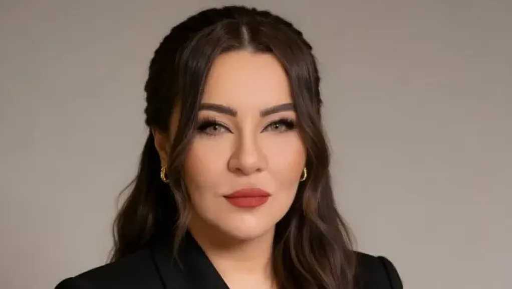 القبض على متهم بمطاردة إعلامية شهيرة على طريق السويس