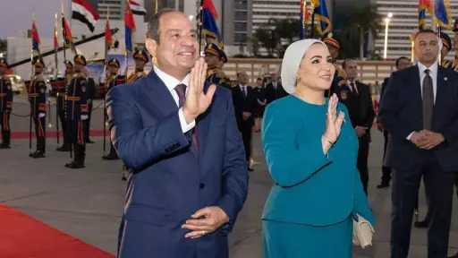 انتصار السيسي ترحب بالرئيس الصيني وقرينته: «من أرض النيل نرحب بكل محبة» انتصار السيسي ترحب بالرئيس الصيني وقرينته: «من أرض النيل نرحب بكل محبة»