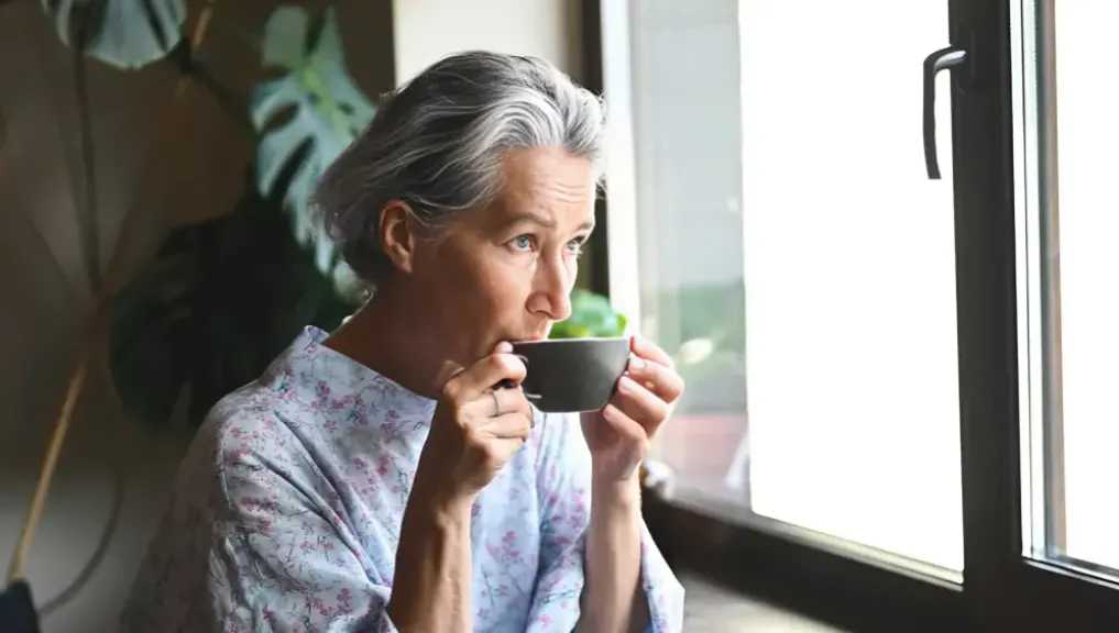دراسة تحذر من الإفراط في القهوة.. تأثير محتمل على عظام النساء بعد 65 عامًا
