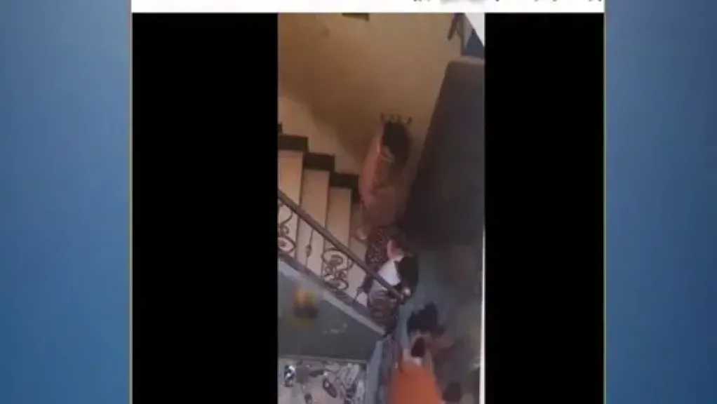 بسبب الجيرة ولهو الأطفال.. سيدة تتعرض للضرب والسحل في البحيرة والداخلية تكشف التفاصيل