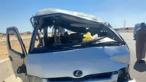 بالأسماء.. وفاة سيدة وإصابة 7 في انقلاب ميكروباص بالطريق الساحلي بمطروح