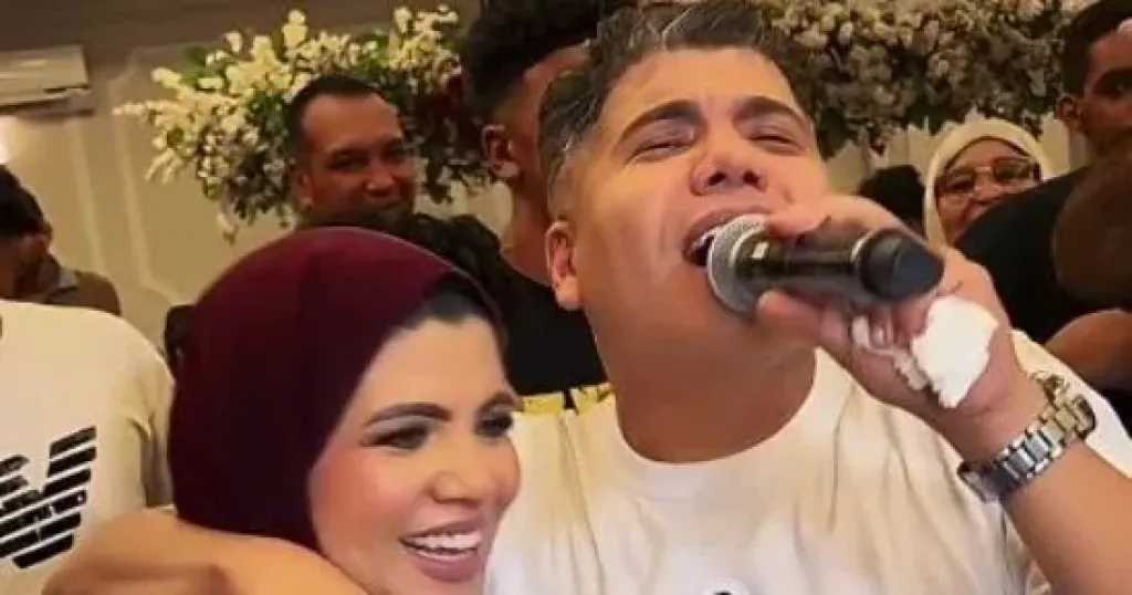 عمر كمال يحتفل بمولود شقيقته ويوجه رسالة مؤثرة لوالدته