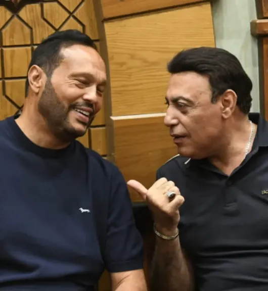 الإعلامي محمد الغيطي والنائب محمد حلاوة في عزاء زوجة الكاتب والسيناريست أيمن سلامة