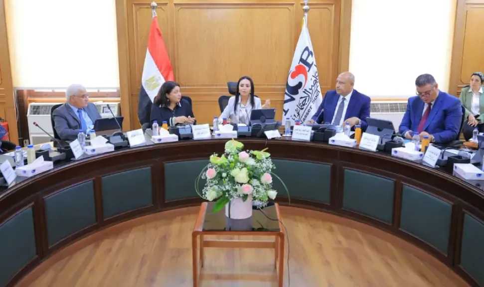 بنك ناصر الاجتماعي.. مايا مرسي تتابع الأداء والسيولة والسياسة الاستثمارية لدعم الحماية الاجتماعية